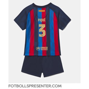 Barcelona Gerard Pique #3 Hemmatröja Barn 2022-23 Kortärmad (+ korta byxor)